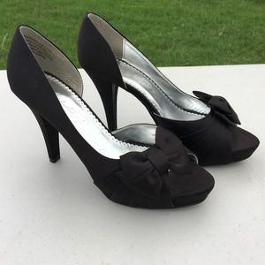 Michaelangelo black satin pumps 7.5 Wedding Formal